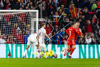 2023-03-28 - Wales' forward Kiefer Moore (13) celebrates scoring his side's first goal during the UEFA Euro 2024, European Qualifiers football match between Wales and Latvia on 28 March 2023 at the Cardiff City Stadium in Cardiff, Wales - FOOTBALL - EURO 2024 - QUALIFYING - WALES V LATVIA - UEFA EUROPEAN - SOCCER