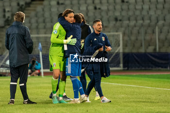 2023-06-28 - Italy U21’s Marco Carnesecchi hugs Italy U21’s Salvatore Esposito shows his disappointment after loosing the match and qualification at quarter-final during UEFA European Under-21 Championship 2023 soccer match Italy U21 vs. Norway U21at the CFR Cluj Stadium in Cluj Napoca, Romania, 28nd of June 2023 - UNDER 21 MEN - ITALY VS NORWAY - UEFA EUROPEAN - SOCCER