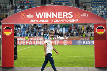 2023-06-02 - Jean Luc Vannuchi head coach of France U17 shows his disappointment after lost the final Under-17 Championship Hungary 2023 soccer match Germany U17 vs. France U17 at the Nandor Hidegkuti Stadion stadium in Budapest, Hungary, 2nd of June 2023 - UNDER 17 FINAL - GERMANY VS FRANCE - UEFA EUROPEAN - SOCCER