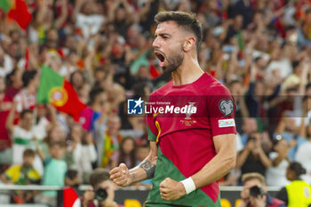 2023-06-17 - Bruno Fernandes of Portugal celebrating the second goal during the UEFA Euro 2024, European Qualifiers, Group J, football match between Portugal and Bosnia and Herzegovina on June 17, 2023 at Estádio do SL Benfica in Lisbon, Portugal - FOOTBALL - EURO 2024 - QUALIFYING - PORTUGAL V BOSNIA HERZEGOVINA - UEFA EUROPEAN - SOCCER