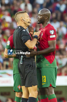 2023-06-17 - Danilo of Portugal and Referee's Davide Massa during the UEFA Euro 2024, European Qualifiers, Group J, football match between Portugal and Bosnia and Herzegovina on June 17, 2023 at Estádio do SL Benfica in Lisbon, Portugal - FOOTBALL - EURO 2024 - QUALIFYING - PORTUGAL V BOSNIA HERZEGOVINA - UEFA EUROPEAN - SOCCER