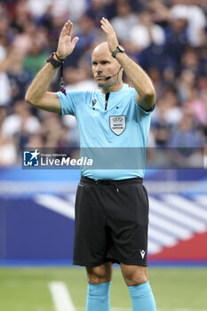 2023-06-19 - Referee Antonio Mateu Lahoz of Spain during the UEFA Euro 2024, European Qualifiers, Group B, football match between France and Greece on June 19, 2023 at Stade de France in Saint-Denis, France - FOOTBALL - EURO 2024 - QUALIFYING - FRANCE V GREECE - UEFA EUROPEAN - SOCCER