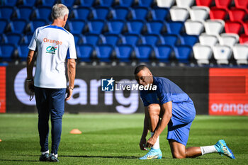 2023-09-06 - Didier DESCHAMPS of France and Kylian MBAPPE of France during the training of the French team ahead of the UEFA Euro 2024, European Qualifiers football match between France and Ireland, on September 6, 2023 at Parc des Princes Stadium in Paris, France - FOOTBALL - EURO 2024 - FRANCE V REPUBLIC OF IRELAND - TRAINING AND PRESS CONFERENCE - UEFA EUROPEAN - SOCCER