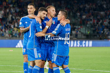 2023-10-14 - Davide Frattesi of Italy celebrates after scoring a goal with teammates - UEFA EURO 2024 QUALIFIERS - ITALY VS MALTA - UEFA EUROPEAN - SOCCER