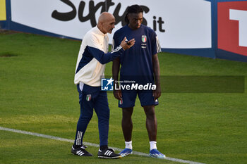 2023-10-09 - Head coach of Italy Luciano Spalletti and Italian player Moise Kean - ITALY TRAINING SESSION - UEFA EUROPEAN - SOCCER