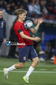 2023-10-17 - David Moller Wolfe of Norway  play the ball during Italy U21  vs Norway U21, 3° match of European Qualifiers 2025 group A, game at GNerone Claudio Druso in Bolzano - Bolzen (BZ), Italy, on October 17, 2023. - 2025 UEFA EURO UNDER 21 QUALIFIERS - ITALY VS NORWAY - UEFA EUROPEAN - SOCCER