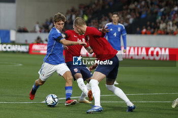 2023-10-17 - Tommaso Baldanzi of Italy kick the ball during Italy U21  vs Norway U21, 3° match of European Qualifiers 2025 group A, game at GNerone Claudio Druso in Bolzano - Bolzen (BZ), Italy, on October 17, 2023. - 2025 UEFA EURO UNDER 21 QUALIFIERS - ITALY VS NORWAY - UEFA EUROPEAN - SOCCER