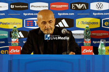 2023-10-13 - Luciano Spalletti head coach of Italy speaks with the media during a press conference at Stadio San Nicola on October 13, 2023 in Bari, Italy. - PRESS CONFERENCE ITALY - UEFA EUROPEAN - SOCCER