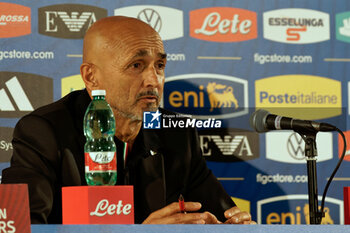 2023-10-13 - Luciano Spalletti head coach of Italy speaks with the media during a press conference at Stadio San Nicola on October 13, 2023 in Bari, Italy. - PRESS CONFERENCE ITALY - UEFA EUROPEAN - SOCCER