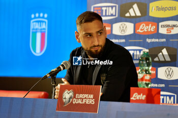 2023-10-13 - Gianluigi Donnarumma of Italy speaks with the media during a press conference at Stadio San Nicola on October 13, 2023 in Bari, Italy. - PRESS CONFERENCE ITALY - UEFA EUROPEAN - SOCCER