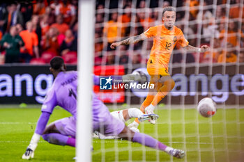 2023-10-13 - Quilindschy Hartman of the Netherlands shoots to score during the UEFA Euro 2024, Qualifiers Group B football match between Netherlands and France on October 13, 2023 at Johan Cruijff ArenA in Amsterdam, Netherlands - FOOTBALL - EURO 2024 - QUALIFYING - NETHERLANDS V FRANCE - UEFA EUROPEAN - SOCCER