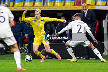 2023-11-20 - Mykhailo Mudryk of Ukraine and Giovanni Di Lorenzo of Italy during the UEFA Euro 2024, Qualifiers Group C football match between Ukraine and Italy on November 20, 2023 at BayArena in Leverkusen, Germany - FOOTBALL - EURO 2024 - QUALIFYING - UKRAINE V ITALY - UEFA EUROPEAN - SOCCER