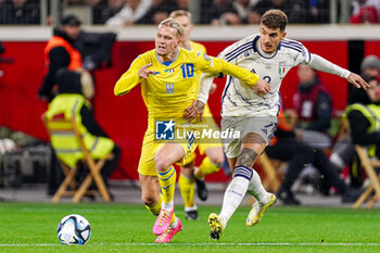 2023-11-20 - Mykhailo Mudryk of Ukraine and Giovanni Di Lorenzo of Italy during the UEFA Euro 2024, Qualifiers Group C football match between Ukraine and Italy on November 20, 2023 at BayArena in Leverkusen, Germany - FOOTBALL - EURO 2024 - QUALIFYING - UKRAINE V ITALY - UEFA EUROPEAN - SOCCER