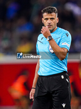 2023-11-20 - Referee Jesus Gil Manzano during the UEFA Euro 2024, Qualifiers Group C football match between Ukraine and Italy on November 20, 2023 at BayArena in Leverkusen, Germany - FOOTBALL - EURO 2024 - QUALIFYING - UKRAINE V ITALY - UEFA EUROPEAN - SOCCER