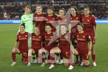 2023-03-21 - A.S. Roma line up for a team photograph  during the Quarter-finals, 1st leg UEFA Women's Champions League between A.S. Roma and FC Barcelona on March 21, 2023 at the Stadio Olimpico in Rome. - AS ROMA VS FC BARCELONA - UEFA CHAMPIONS LEAGUE WOMEN - SOCCER