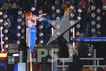 2023-03-21 - Noemi Italian singer during the Quarter-finals, 1st leg UEFA Women's Champions League between A.S. Roma and FC Barcelona on March 21, 2023 at the Stadio Olimpico in Rome. - AS ROMA VS FC BARCELONA - UEFA CHAMPIONS LEAGUE WOMEN - SOCCER