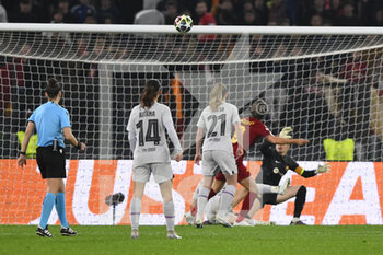 2023-03-21 - Valentina Giacinti of AS Roma Women during the Quarter-finals, 1st leg UEFA Women's Champions League between A.S. Roma and FC Barcelona on March 21, 2023 at the Stadio Olimpico in Rome. - AS ROMA VS FC BARCELONA - UEFA CHAMPIONS LEAGUE WOMEN - SOCCER