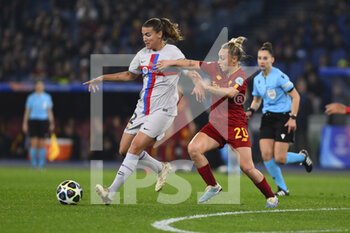 2023-03-21 - Patri Guijarro of FC Barcelona and Giada Greggi of AS Roma Women during the Quarter-finals, 1st leg UEFA Women's Champions League between A.S. Roma and FC Barcelona on March 21, 2023 at the Stadio Olimpico in Rome. - AS ROMA VS FC BARCELONA - UEFA CHAMPIONS LEAGUE WOMEN - SOCCER