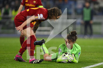 2023-03-21 - Elena Linari of AS Roma Women and Camelia Ceasar of AS Roma Women during the Quarter-finals, 1st leg UEFA Women's Champions League between A.S. Roma and FC Barcelona on March 21, 2023 at the Stadio Olimpico in Rome. - AS ROMA VS FC BARCELONA - UEFA CHAMPIONS LEAGUE WOMEN - SOCCER