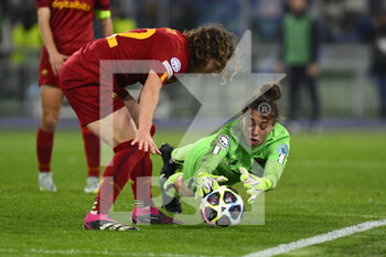 2023-03-21 - Elena Linari of AS Roma Women and Camelia Ceasar of AS Roma Women during the Quarter-finals, 1st leg UEFA Women's Champions League between A.S. Roma and FC Barcelona on March 21, 2023 at the Stadio Olimpico in Rome. - AS ROMA VS FC BARCELONA - UEFA CHAMPIONS LEAGUE WOMEN - SOCCER