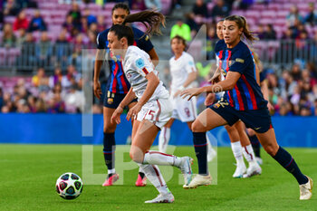 2023-03-29 - Annamaria Serturini with ball (As Roma) - FC BARCELONA VS AS ROMA - UEFA CHAMPIONS LEAGUE WOMEN - SOCCER