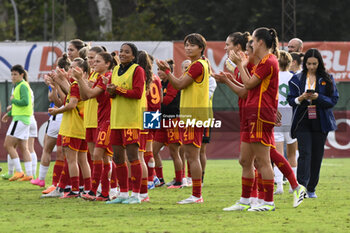 2023-10-18 - A.S. Roma Women and F.C. Vorskla squads greets the fans during the Round 2, second leg of the UEFA Women's Champions League between F.C. Vorskla vs A.S. Roma, 18 October 2023 at the Stadio Tre Fontane in Rome, Italy. - AS ROMA VS FC VORSKLA - UEFA CHAMPIONS LEAGUE WOMEN - SOCCER