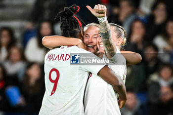 2023-10-18 - Lisa NAALSUND of Manchester United celebrate his goal with Melvine MALARD of Manchester United and Leah GALTON of Manchester United during the UEFA Women's Champions League, Round 2, 2nd leg football match between Paris Saint-Germain and Manchester United on October 18, 2023 at Parc des Princes stadium in Paris, France - FOOTBALL - WOMEN'S CHAMPIONS LEAGUE - PARIS SG V MANCHESTER UNITED - UEFA CHAMPIONS LEAGUE WOMEN - SOCCER
