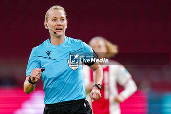 2023-11-15 - Referee Tess Olofsson during the UEFA Women's Champions League, Group C football match between AFC Ajax and Paris Saint-Germain on November 15, 2023 at the Johan Cruijff ArenA in Amsterdam, Netherlands - FOOTBALL - WOMEN'S CHAMPIONS LEAGUE - AJAX V PARIS SG - UEFA CHAMPIONS LEAGUE WOMEN - SOCCER