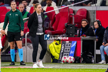 2023-11-15 - Head Coach Suzanne Bakker of AFC Ajax during the UEFA Women's Champions League, Group C football match between AFC Ajax and Paris Saint-Germain on November 15, 2023 at the Johan Cruijff ArenA in Amsterdam, Netherlands - FOOTBALL - WOMEN'S CHAMPIONS LEAGUE - AJAX V PARIS SG - UEFA CHAMPIONS LEAGUE WOMEN - SOCCER