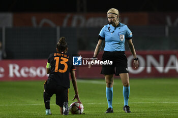 2023-11-23 - Elisa Bartoli of A.S. Roma Women and Referee Ewa Augustyn (POL) during the Round 2, day 2 Group C of the UEFA Women's Champions League between F.C. Vorskla vs A.S. Roma, 23 November 2023 at the Stadio Tre Fontane in Rome, Italy. - ROMA WOMEN VS AJAX WOMEN - UEFA CHAMPIONS LEAGUE WOMEN - SOCCER