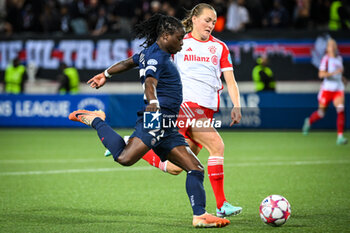 2023-11-23 - Tabitha CHAWINGA of PSG and Magdalena ERIKSSON of Bayern Munich during the UEFA Women's Champions League, Group C football match between Paris Saint-Germain and Bayern Munich on November 23, 2023 at Jean Bouin stadium in Paris, France - FOOTBALL - WOMEN'S CHAMPIONS LEAGUE - PARIS SG V BAYERN MUNICH - UEFA CHAMPIONS LEAGUE WOMEN - SOCCER