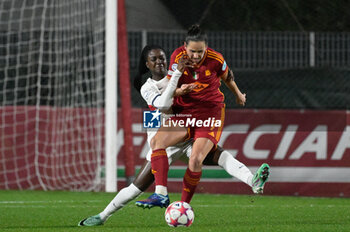 2023-12-20 - Thiniba Samoura of Paris Saint-Germain Evelyne Viens (AS Roma) during the UEFA Women’s Champions League 2023/24 group stage group C match between  AS Roma vs Paris Saint Germain FC at the Tre Fontane stadium Rome on 20 December 2023. - ROMA VS PARIS SAINT-GERMAIN - UEFA CHAMPIONS LEAGUE WOMEN - SOCCER
