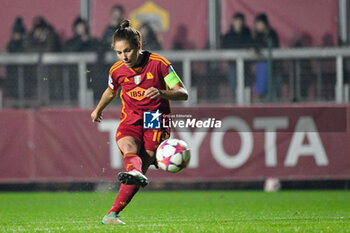 2023-12-20 - Manuela Giugliano (AS Roma) goal 1-3 during the UEFA Women’s Champions League 2023/24 group stage group C match between  AS Roma vs Paris Saint Germain FC at the Tre Fontane stadium Rome on 20 December 2023. - ROMA VS PARIS SAINT-GERMAIN - UEFA CHAMPIONS LEAGUE WOMEN - SOCCER