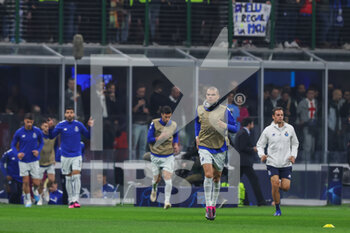 2023-02-22 - Pepe of FC Porto warms up during the UEFA Champions League 2022/23 Round of 16 - First leg football match between FC Internazionale and FC Porto at Giuseppe Meazza Stadium, Milan, Italy on February 22, 2023 - INTER - FC INTERNAZIONALE VS FC PORTO - UEFA CHAMPIONS LEAGUE - SOCCER