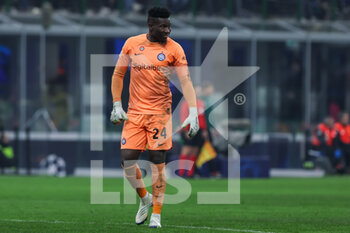 2023-02-22 - Andre Onana of FC Internazionale in action during the UEFA Champions League 2022/23 Round of 16 - First leg football match between FC Internazionale and FC Porto at Giuseppe Meazza Stadium, Milan, Italy on February 22, 2023 - INTER - FC INTERNAZIONALE VS FC PORTO - UEFA CHAMPIONS LEAGUE - SOCCER