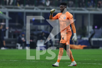 2023-02-22 - Andre Onana of FC Internazionale in action during the UEFA Champions League 2022/23 Round of 16 - First leg football match between FC Internazionale and FC Porto at Giuseppe Meazza Stadium, Milan, Italy on February 22, 2023 - INTER - FC INTERNAZIONALE VS FC PORTO - UEFA CHAMPIONS LEAGUE - SOCCER
