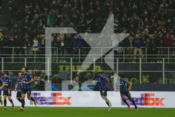 2023-02-22 - Romelu Lukaku of FC Internazionale celebrates with his team mates after scoring a goal during the UEFA Champions League 2022/23 Round of 16 - First leg football match between FC Internazionale and FC Porto at Giuseppe Meazza Stadium, Milan, Italy on February 22, 2023 - INTER - FC INTERNAZIONALE VS FC PORTO - UEFA CHAMPIONS LEAGUE - SOCCER