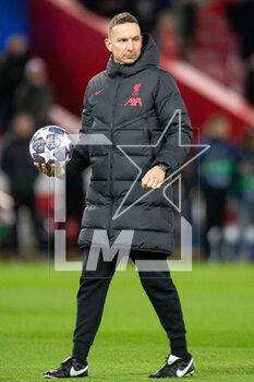 2023-02-21 - Liverpool assistant coach Pep Lijnders, warm up, before the UEFA Champions League, Round of 16, 1st leg football match between Liverpool and Real Madrid on 21 February 2023 at Anfield in Liverpool, England - FOOTBALL - CHAMPIONS LEAGUE - LIVERPOOL V REAL MADRID - UEFA CHAMPIONS LEAGUE - SOCCER