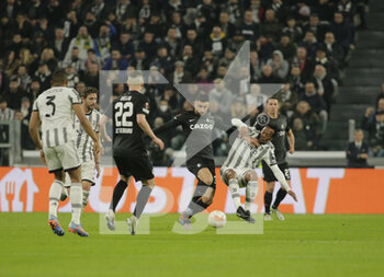 2023-03-09 - Vincenzo Grifo of SC Freiburg and Juan Cuadrado of Juventus during the Uefa Europa League, football match between Juventus and Freiburg on 09 March 2023 at Allianz Stadium, Turin, Italy Photo Ndrerim Kaceli - JUVENTUS FC VS SC FREIBURG - UEFA EUROPA LEAGUE - SOCCER