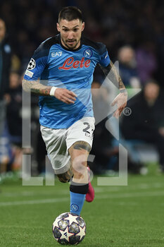 2023-03-15 - Matteo Politano of SSC Napoli  in action   during the Uefa Champions League  match between   SSC Napoli vs Eintracht Frankfurt at  Diego Armando Maradona  - SSC NAPOLI VS EINTRACHT FRANKFURT - UEFA CHAMPIONS LEAGUE - SOCCER
