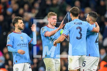 2023-03-14 - Kevin De Brunye of Manchester City in mobbed by is team mates after he scores a goal 7-0 during the UEFA Champions League, Round of 16, 2nd leg football match between Manchester City and RB Leipzig on 14 March 2023 at the Etihad Stadium in Manchester, England - FOOTBALL - CHAMPIONS LEAGUE - MANCHESTER CITY V RB LEIPZIG - UEFA CHAMPIONS LEAGUE - SOCCER