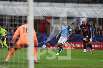2023-04-12 - Giovanni Di Lorenzo of SSC Napoli in action during UEFA Champions League 2022/23 Quarter-Finals - First  leg football match between AC Milan and SSC Napoli at San Siro Stadium, Milan, Italy on April 12, 2023 - AC MILAN VS SSC NAPOLI - UEFA CHAMPIONS LEAGUE - SOCCER