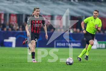 2023-04-12 - Alexis Saelemaekers of AC Milan in action during UEFA Champions League 2022/23 Quarter-Finals - First  leg football match between AC Milan and SSC Napoli at San Siro Stadium, Milan, Italy on April 12, 2023 - AC MILAN VS SSC NAPOLI - UEFA CHAMPIONS LEAGUE - SOCCER