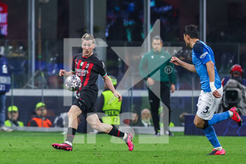 2023-04-12 - Alexis Saelemaekers of AC Milan in action during UEFA Champions League 2022/23 Quarter-Finals - First  leg football match between AC Milan and SSC Napoli at San Siro Stadium, Milan, Italy on April 12, 2023 - AC MILAN VS SSC NAPOLI - UEFA CHAMPIONS LEAGUE - SOCCER