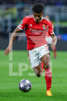 2023-04-19 - David Neres of SL Benfica in action during the UEFA Champions League 2022/23 Quarter-Finals - 2nd leg football match between FC Internazionale and SL Benfica at Giuseppe Meazza Stadium, Milan, Italy on April 19, 2023 - INTER - FC INTERNAZIONALE VS BENFICA - UEFA CHAMPIONS LEAGUE - SOCCER