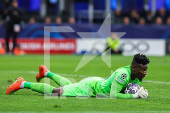 2023-04-19 - Andre Onana of FC Internazionale in action during the UEFA Champions League 2022/23 Quarter-Finals - 2nd leg football match between FC Internazionale and SL Benfica at Giuseppe Meazza Stadium, Milan, Italy on April 19, 2023 - INTER - FC INTERNAZIONALE VS BENFICA - UEFA CHAMPIONS LEAGUE - SOCCER