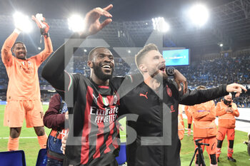 2023-04-18 - Olivier Giroud of AC Milan cheers at the end of the match under the fans during the Uefa Champions League  match between SSC Napoli vs AC Milan  at Diego Armando Maradona Stadium - SSC NAPOLI VS AC MILAN - UEFA CHAMPIONS LEAGUE - SOCCER