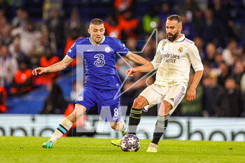 2023-04-19 - Daniel Carvajal (2) of Real Madrid and Mateo Kovacic (8) of Chelsea during the UEFA Champions League, Quarter-finals, 2nd leg football match between Chelsea and Real Madrid on 18 April 2023 at Stamford Bridge in London, England - FOOTBALL - CHAMPIONS LEAGUE - CHELSEA V REAL MADRID - UEFA CHAMPIONS LEAGUE - SOCCER