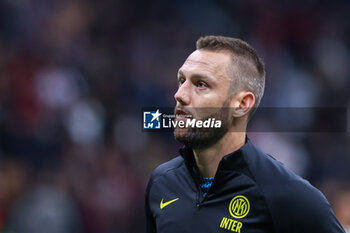 2023-05-10 - Stefan De Vrij of FC Internazionale looks on during UEFA Champions League 2022/23 Semi-Final 1st  leg football match between AC Milan and FC Internazionale at San Siro Stadium, Milan, Italy on May 10, 2023 - SEMIFINAL - AC MILAN VS INTER - FC INTERNAZIONALE - UEFA CHAMPIONS LEAGUE - SOCCER
