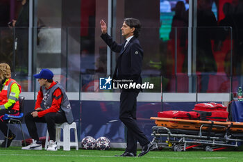 2023-05-10 - Simone Inzaghi Head Coach of FC Internazionale gestures during UEFA Champions League 2022/23 Semi-Final 1st  leg football match between AC Milan and FC Internazionale at San Siro Stadium, Milan, Italy on May 10, 2023 - SEMIFINAL - AC MILAN VS INTER - FC INTERNAZIONALE - UEFA CHAMPIONS LEAGUE - SOCCER
